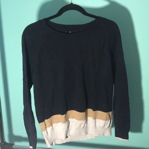 Navy blue tri-color GAP sweater 💙